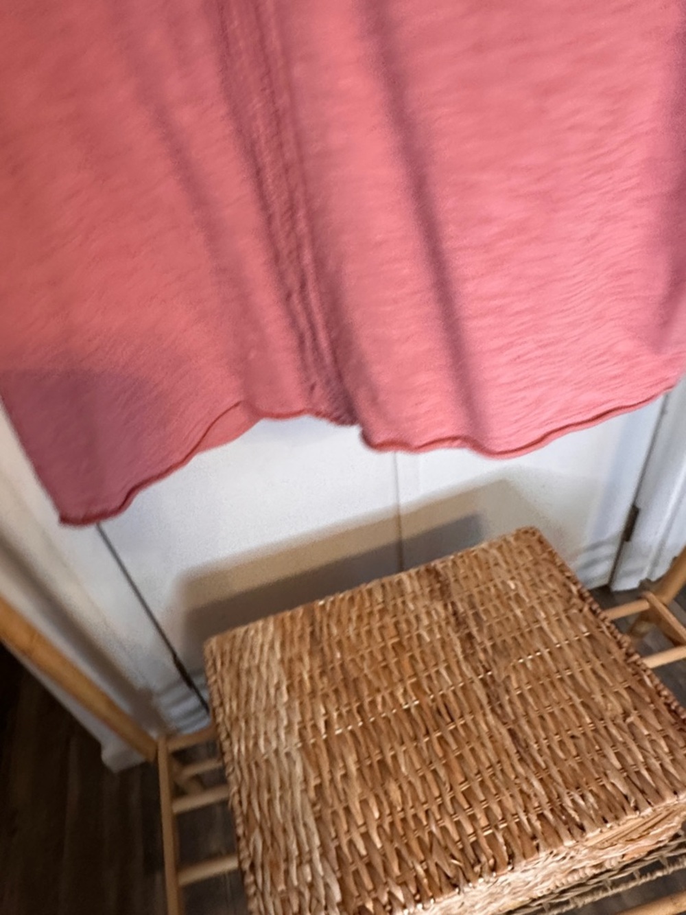 Relaxed V-Neck Short Sleeve Pocket Tee in Dusty Pink - Picture 4 of 14